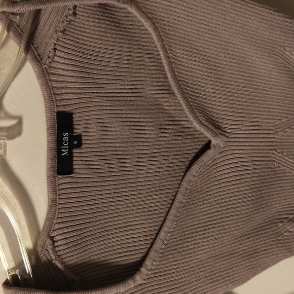 Micas Knit Sweetheart Neckline Crop Top - Picture 2 of 3